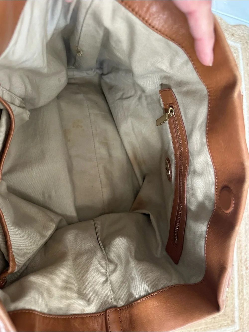 🍎 Tory Burch Cognac Leather Tote with Gold Logo